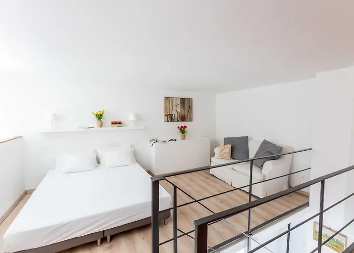 Mini Cairoli 2 - Zeno 42 Apartment *